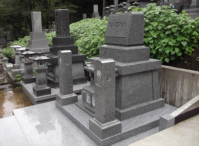 和洋折衷型の墓石